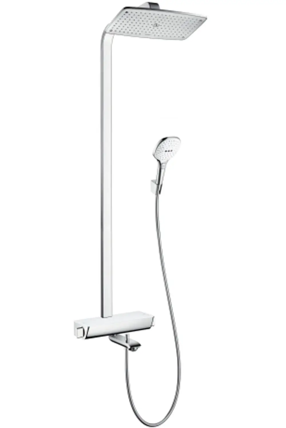 Hansgrohe Duschsystem mit einer Regenbrause und Handbrause, montiert an einer Wand. Verchromte Elemente und europäischer Sanitärstil.